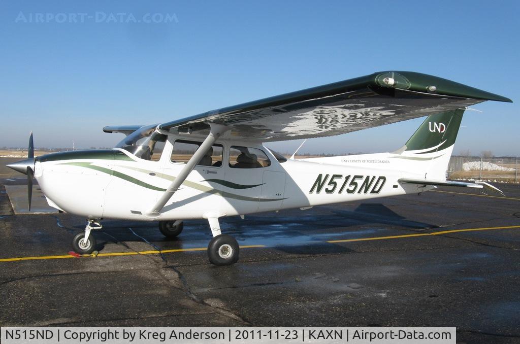 N515ND, 2008 Cessna 172S C/N 172S10784, Cessna 172S Skyhawk from the University of North Dakota on the line.
