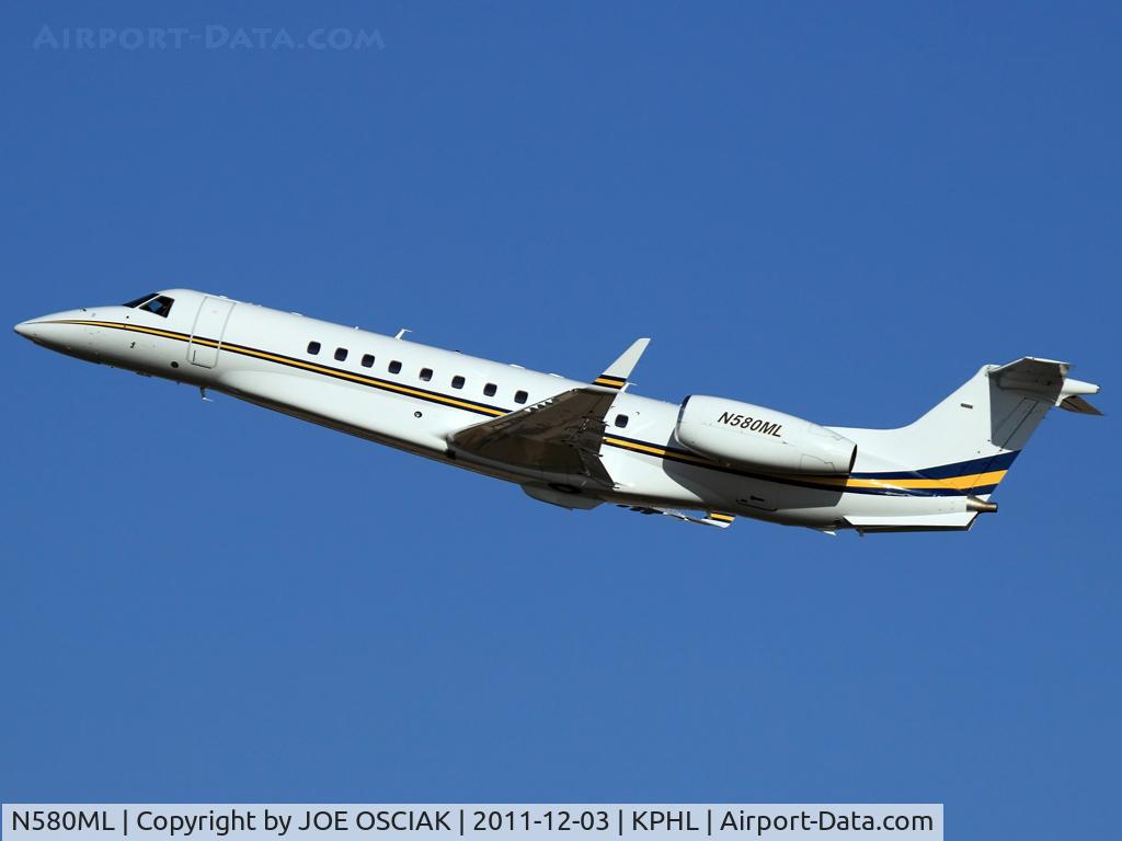 N580ML, 2007 Embraer EMB-135BJ Legacy C/N 14500990, Leaving PHL