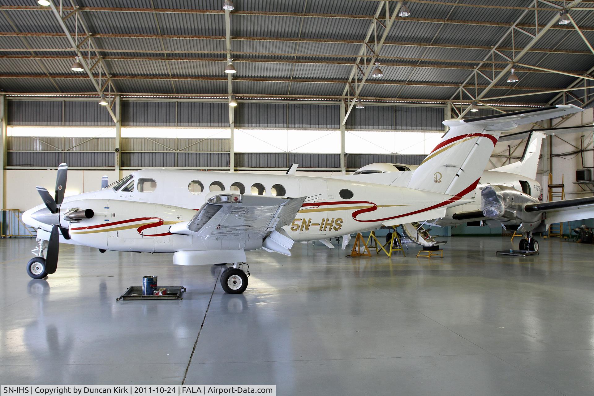 5N-IHS, 1980 Beech 200 Super King Air C/N BB-663, On maintenance at NAC