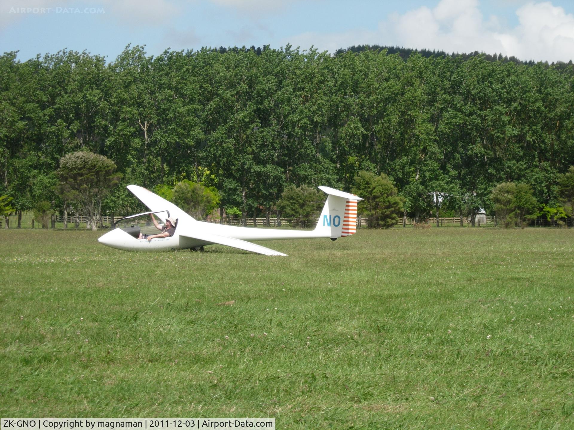 ZK-GNO, Grob G-102 Club Astir IIIb C/N 5619CB, Hurry up mate my beers getting warm!