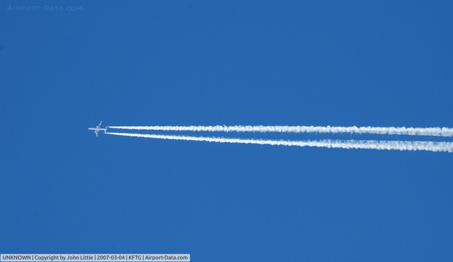 UNKNOWN, Contrails Various C/N Unknown, High Moist Air Over Colorado - Still Playing with the new lens
