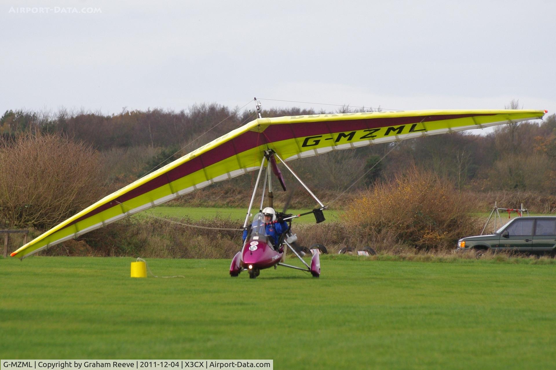 G-MZML, 1998 Mainair Blade 912 C/N 1158-0698-7-W961, Just arrived at Northrepps.