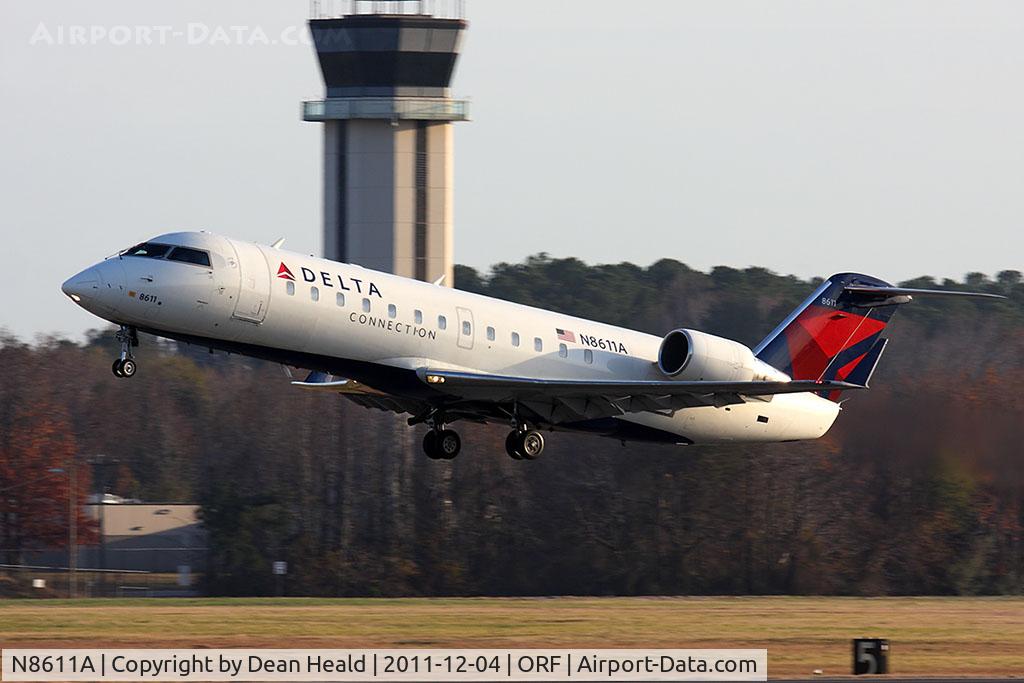 N8611A, 2002 Bombardier CRJ-200ER (CL-600-2B19) C/N 7611, Delta Connection - Pinnacle Airlines N8611A (FLT FLG4143) departing RWY 5 en route to Boston Logan Intl (KBOS).