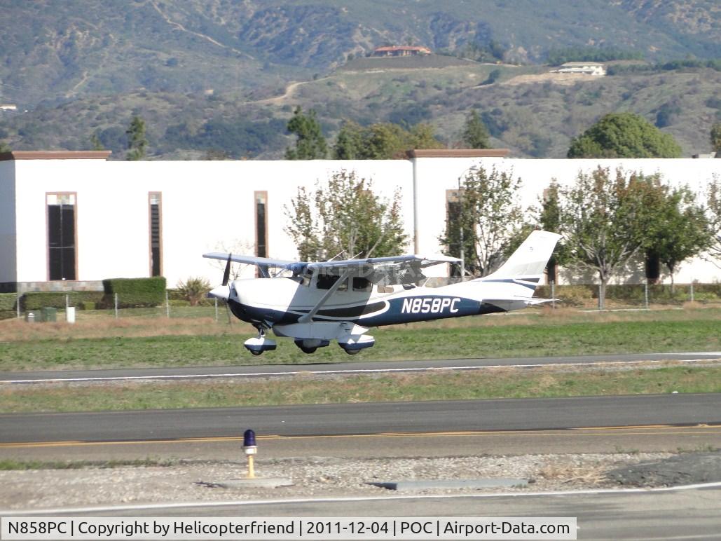 N858PC, 1999 Cessna T206H Turbo Stationair C/N T20608037, Touching down