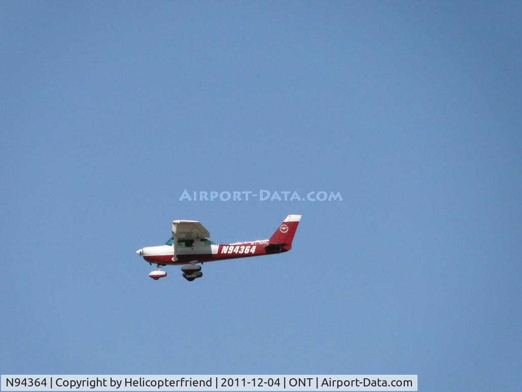 N94364, 1982 Cessna 152 C/N 15285655, Another plane from Brackett, shooting landings on runway 26R