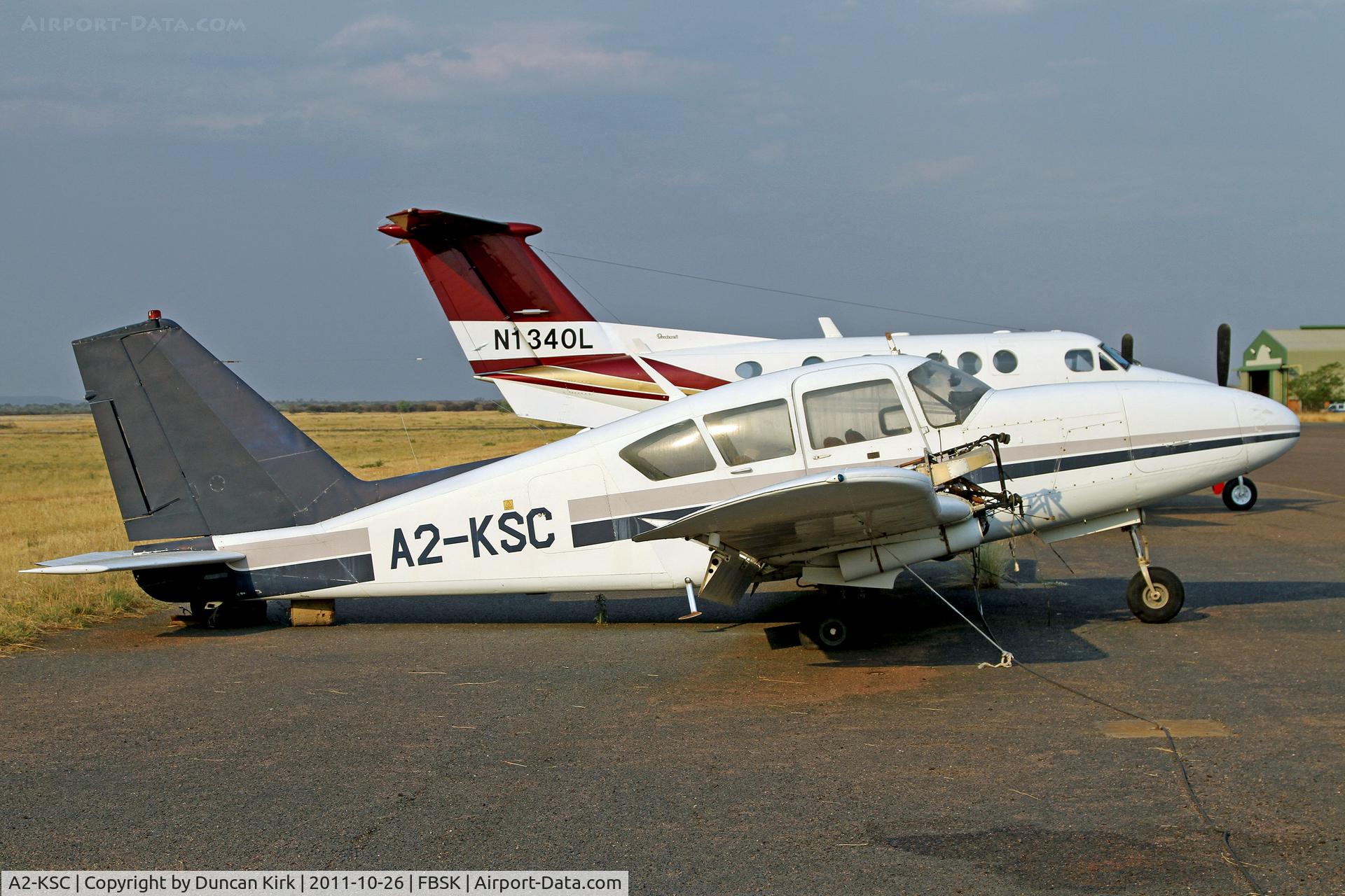 A2-KSC, Piper PA-23-250 Aztec C/N 27-2209, Looking a tad worse for wear!