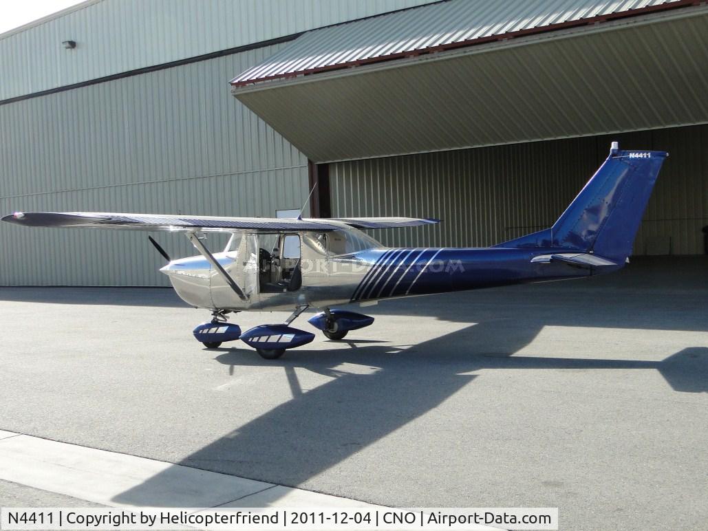 N4411, 1965 Cessna 150F C/N 15062560, Making sure everything is ready for the flight