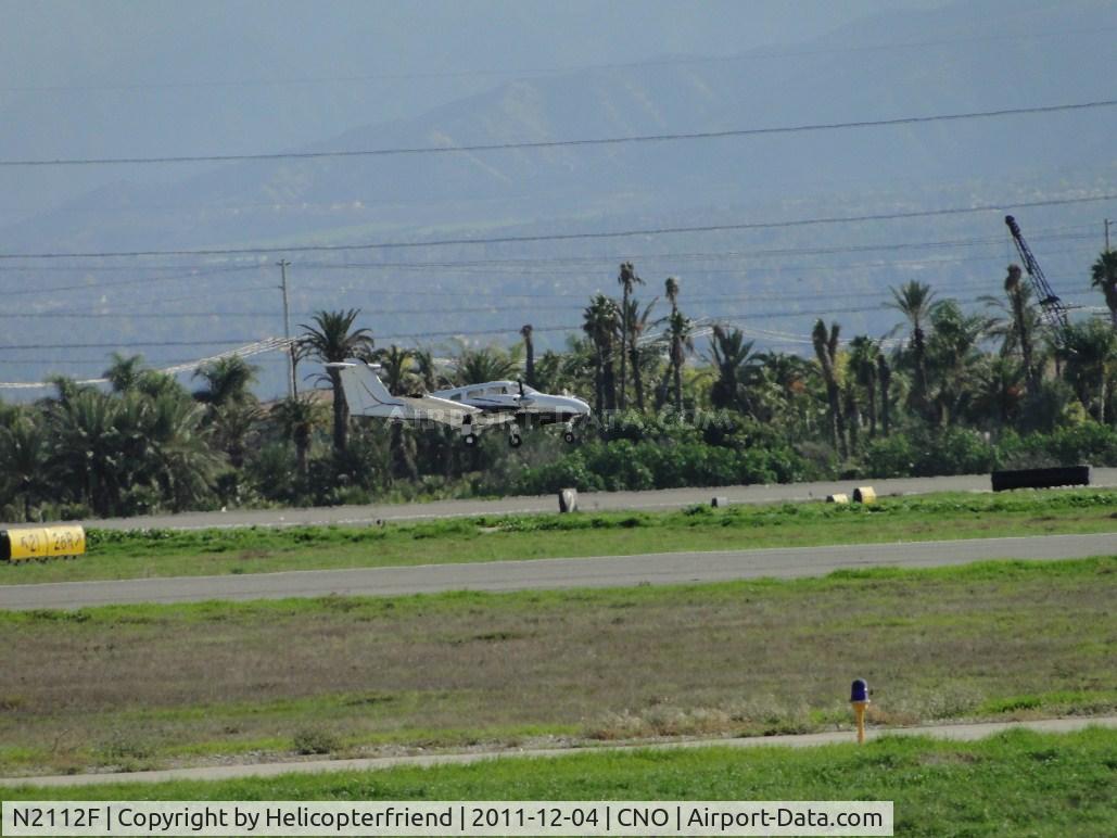 N2112F, 1978 Piper PA-44-180 Seminole C/N 44-7995154, Landing on runway 26R