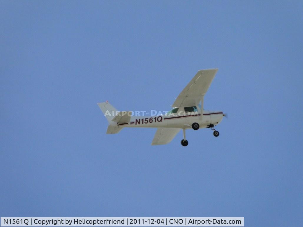 N1561Q, 1971 Cessna 150L C/N 15072861, Westbound from runway 26R