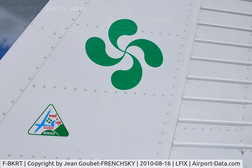 F-BKRT, Cessna 320A Skyknight C/N 320A0030, couleurs pays basque
