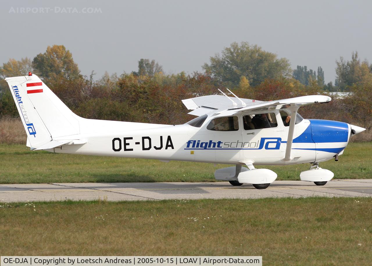 OE-DJA, 2004 Cessna 172R C/N 17281230, LOAV - Bad Voeslau