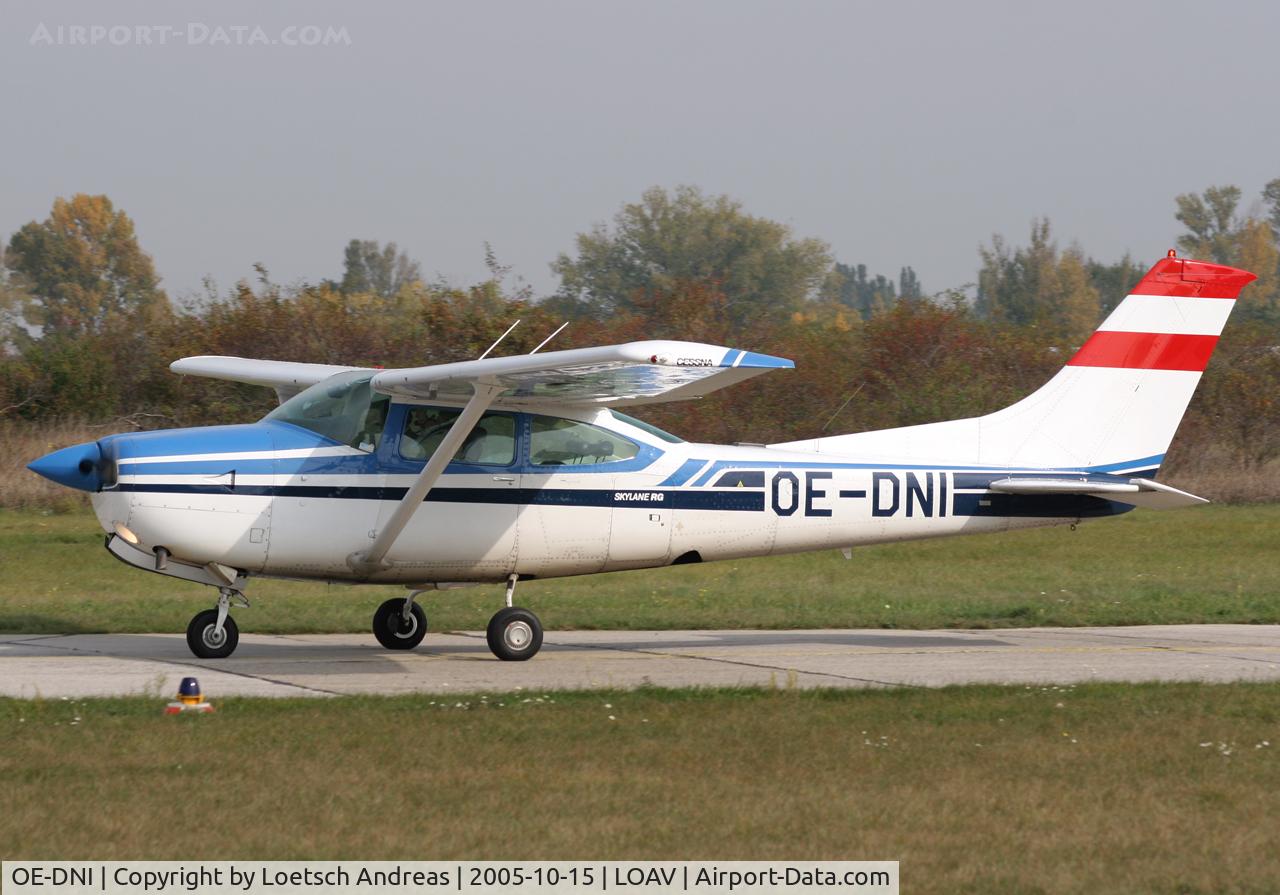 OE-DNI, Cessna TR182 Turbo Skylane RG Turbo Skylane RG C/N R18200866, LOAV Bad Voeslau