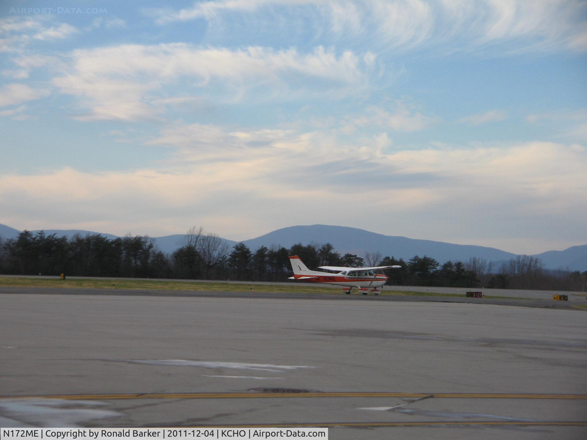 N172ME, 1974 Cessna 172M C/N 17263996, Taxi CHO