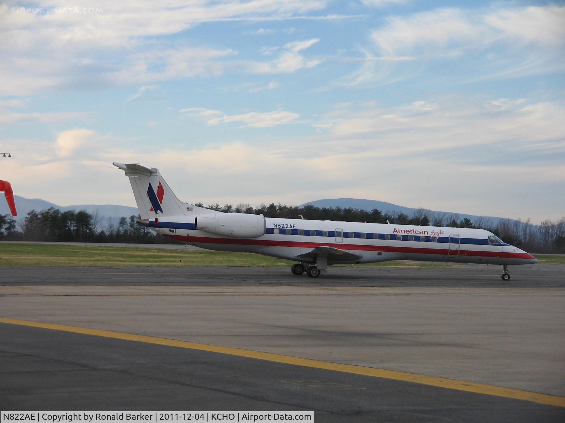 N822AE, 2002 Embraer ERJ-140LR (EMB-135KL) C/N 145581, AA 4380 arriving CHO