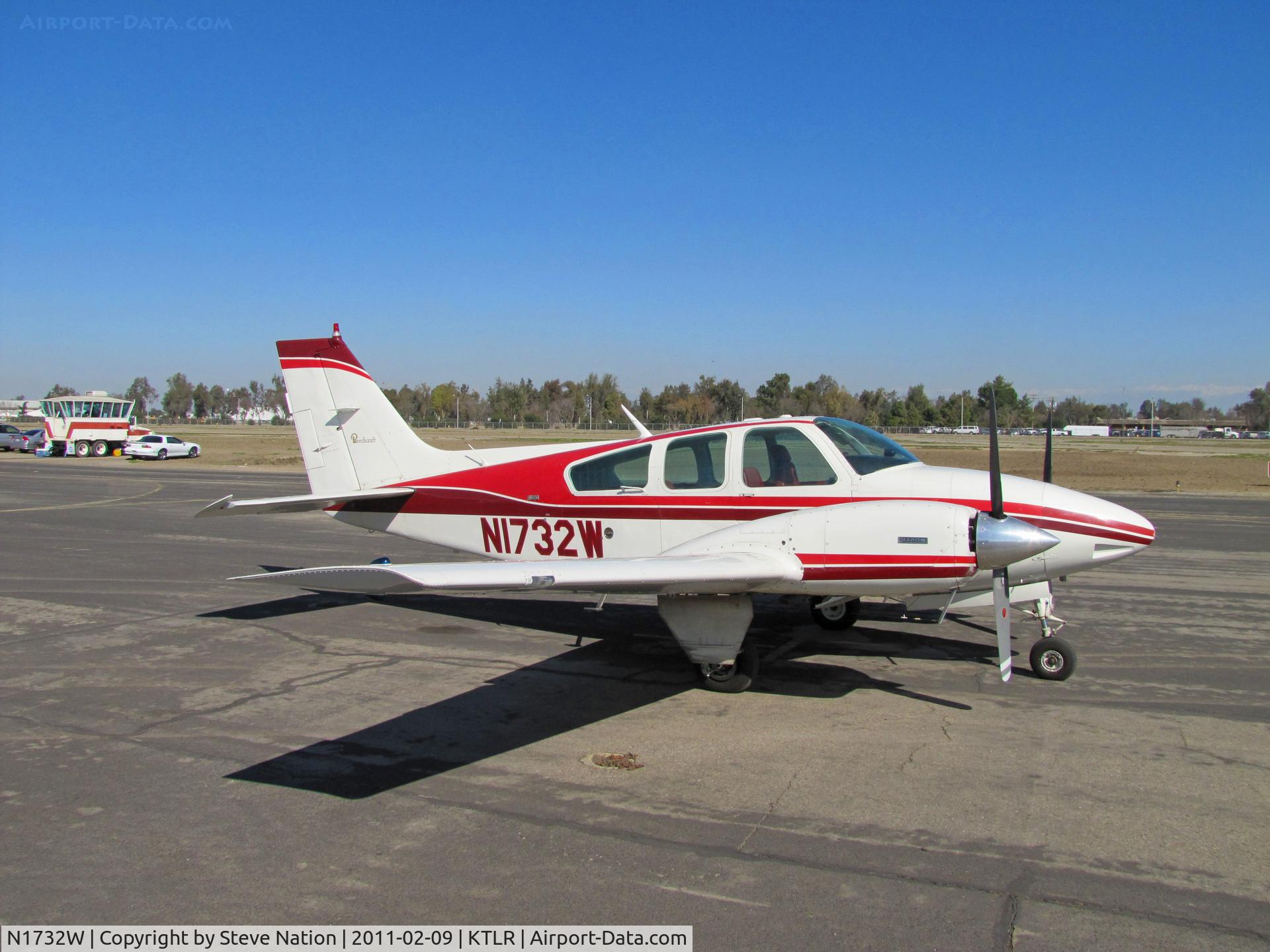 N1732W, 1972 Beech 95-B55 (T42A) Baron C/N TC-1492, Salinas, CA based 1972 Beech 95-B55 Baron @ Tulare, CA