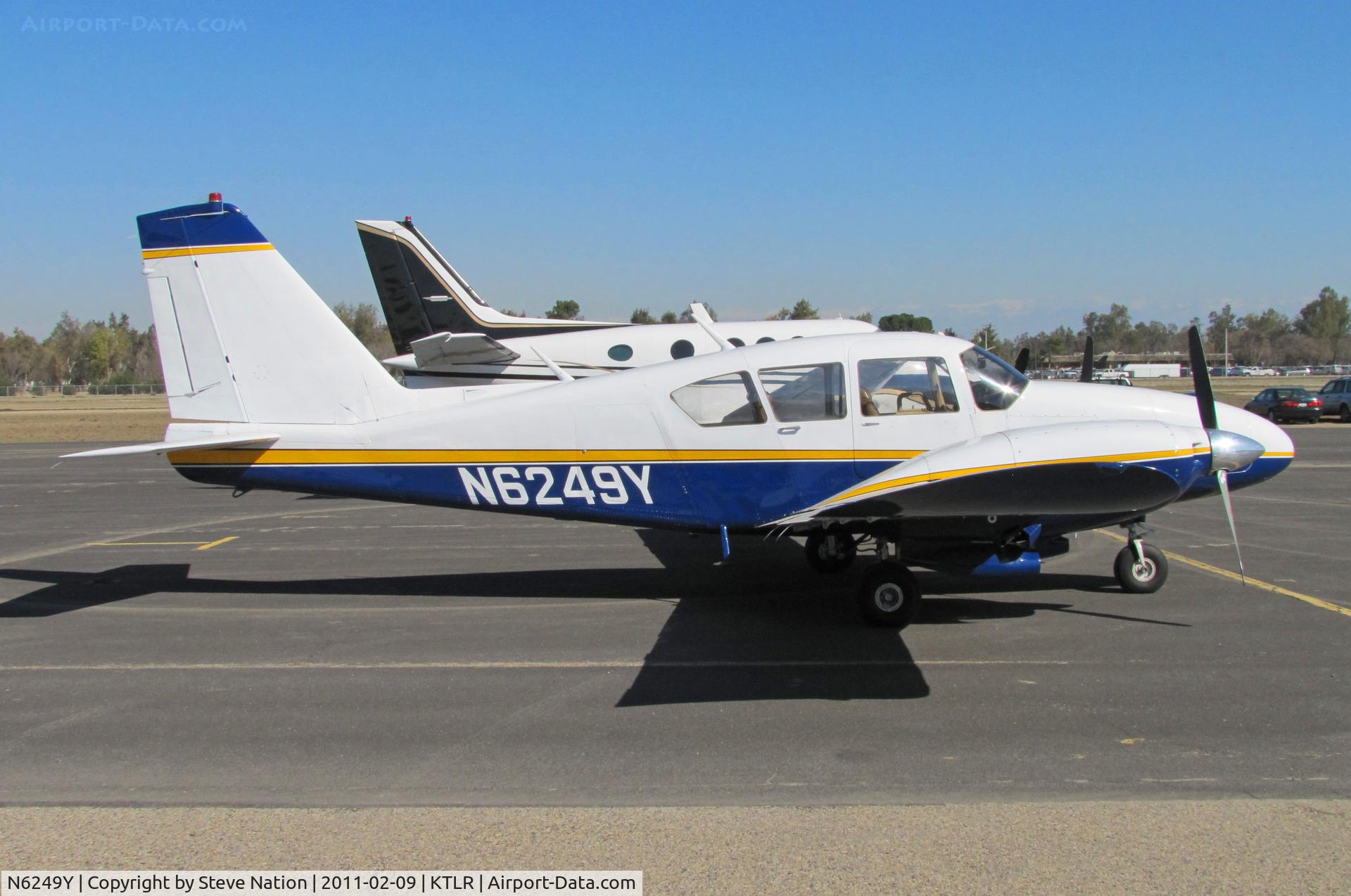 N6249Y, 1966 Piper PA-23-250 C/N 27-3487, Madera, CA-based 1966 Piper PA-23-250 Aztec @ Tulare, CA for International Ag Expo