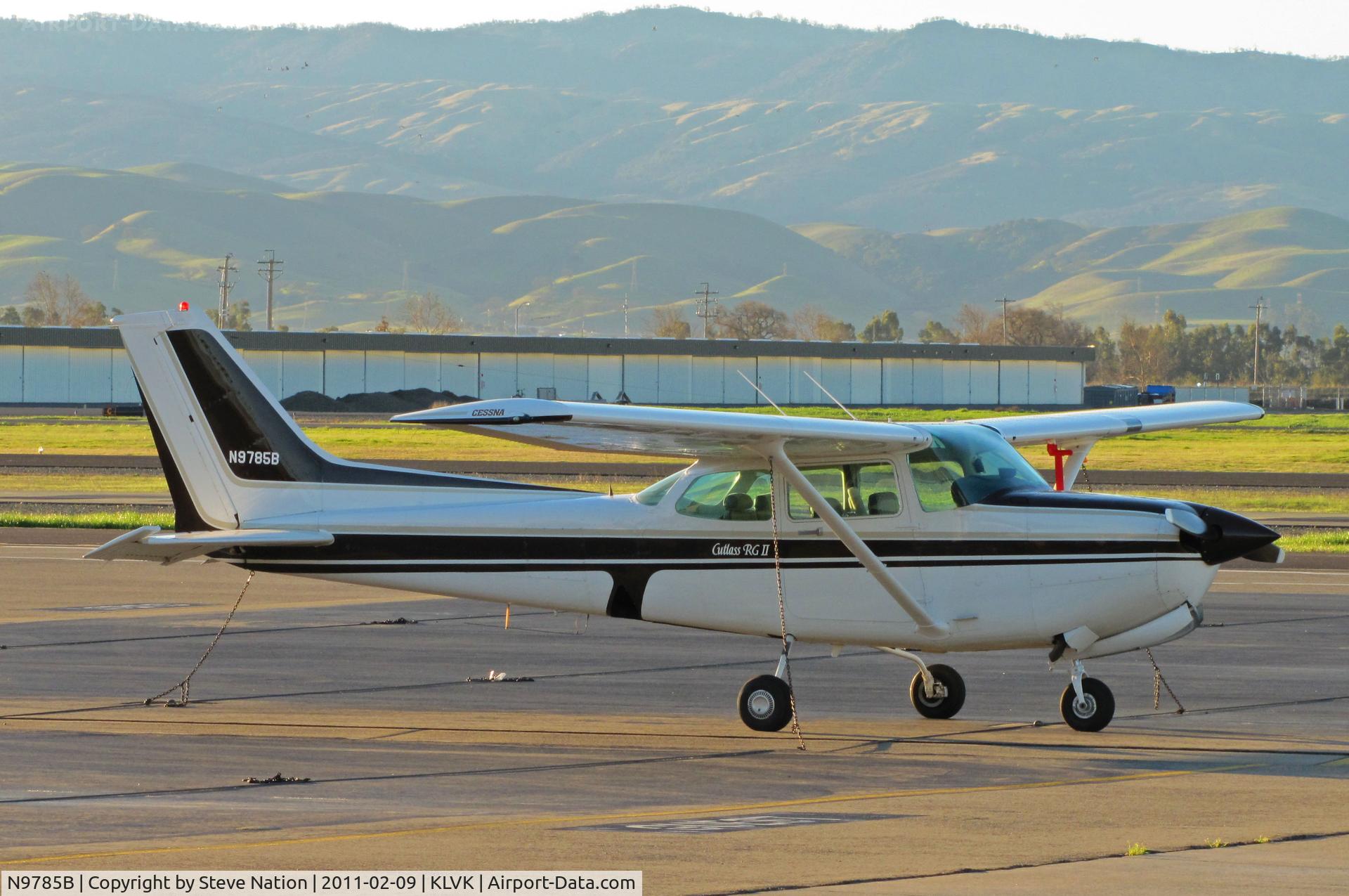 N9785B, 1981 Cessna 172RG Cutlass RG C/N 172RG1035, Alaska-based 1981 Cessna 172RG Cutlass visiting Livermore, A
