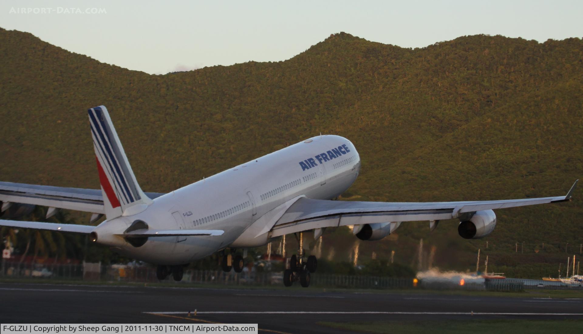 F-GLZU, 2000 Airbus A340-313X C/N 377, F-GLZU at TNCM