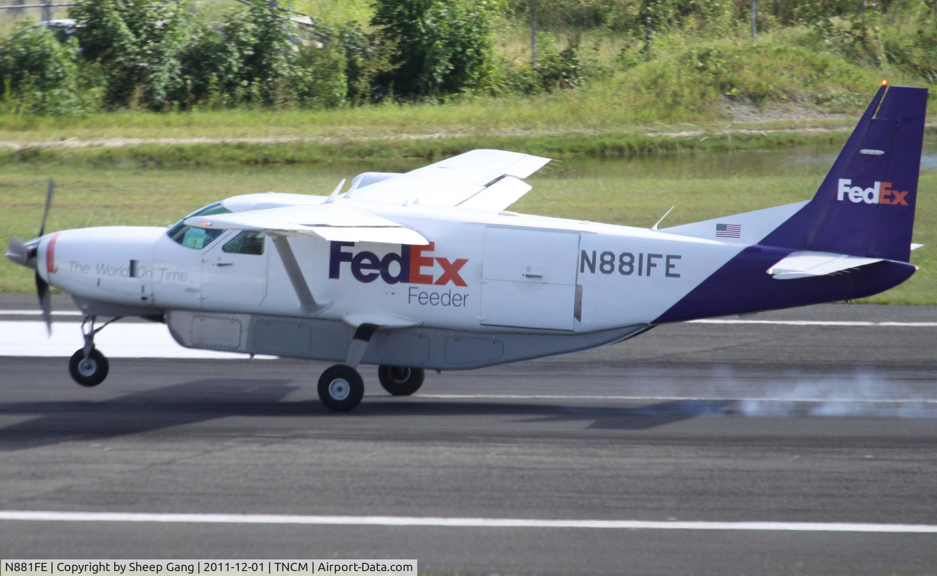 N881FE, 1990 Cessna 208B C/N 208B0204, N881FE at TNCM