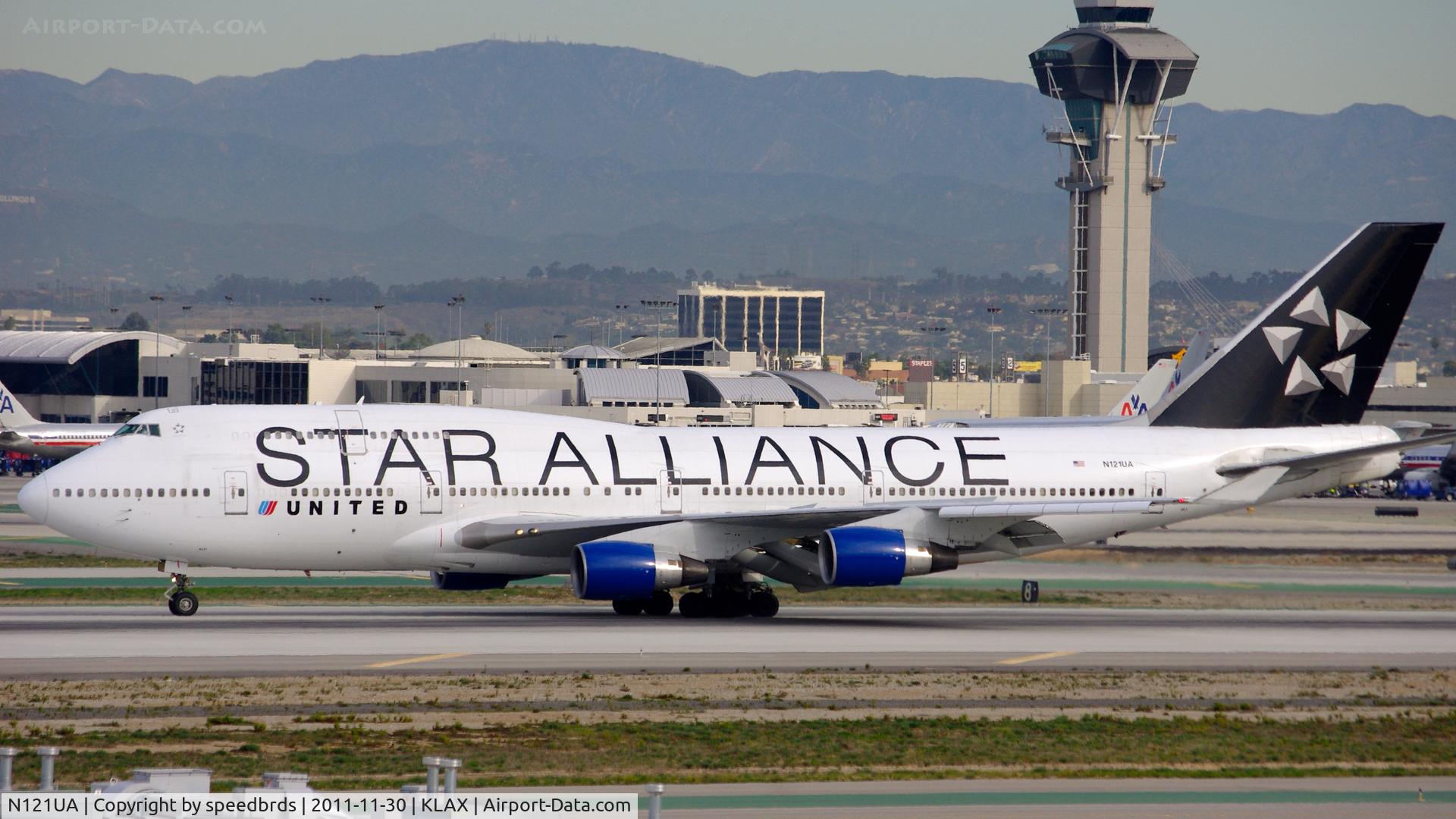 N121UA, 1999 Boeing 747-422 C/N 29167, United Airlines in Star Alliance livery arriving on 25L.