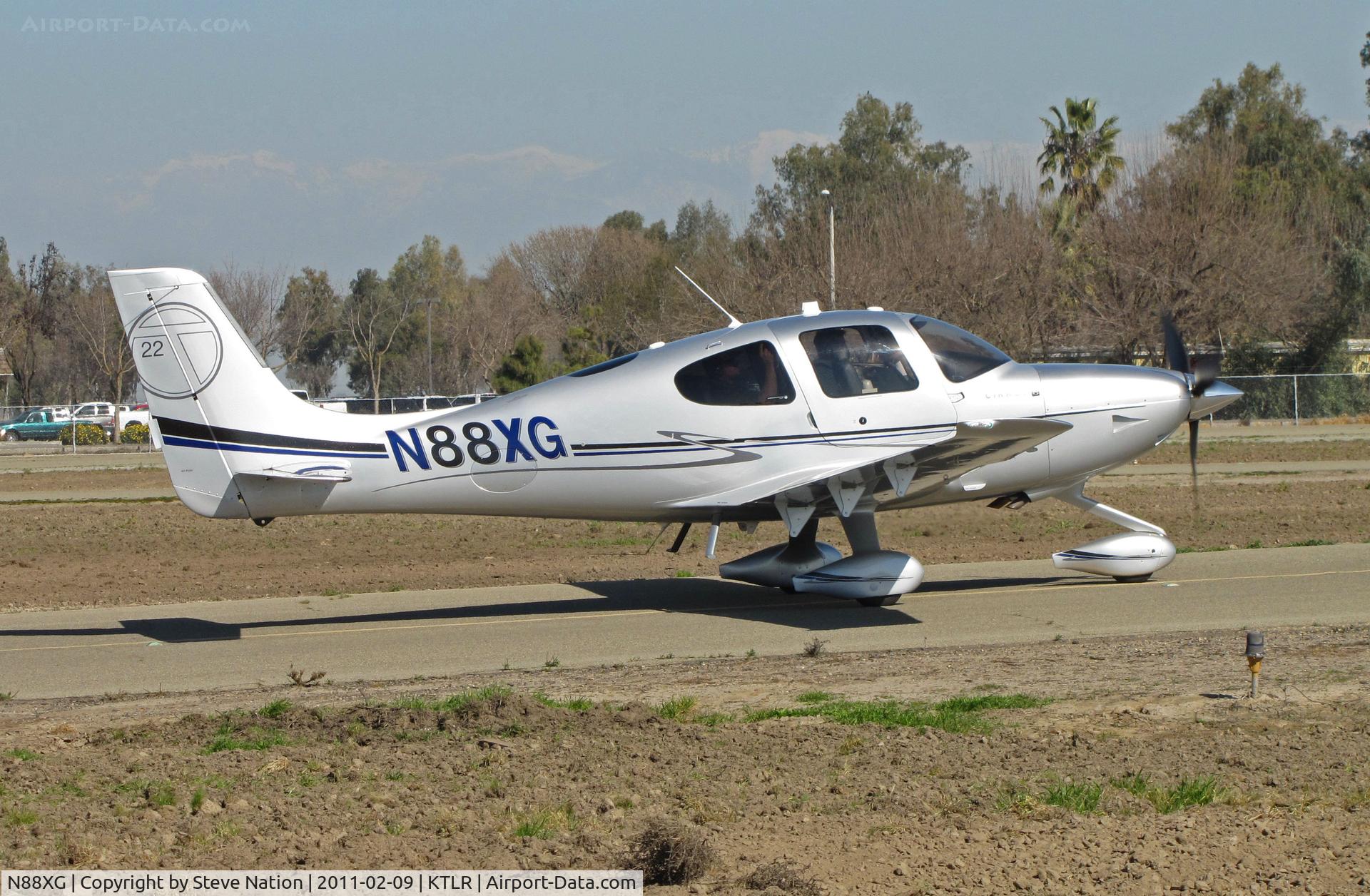N88XG, Cirrus SR22T C/N 0049, Very sharp NXGEN a Transaction Company (Whitefish, MT) 2010 Cirrus Design SR22 taxis for take-off @ Tulare, CA after visit to nearby World Ag Expo