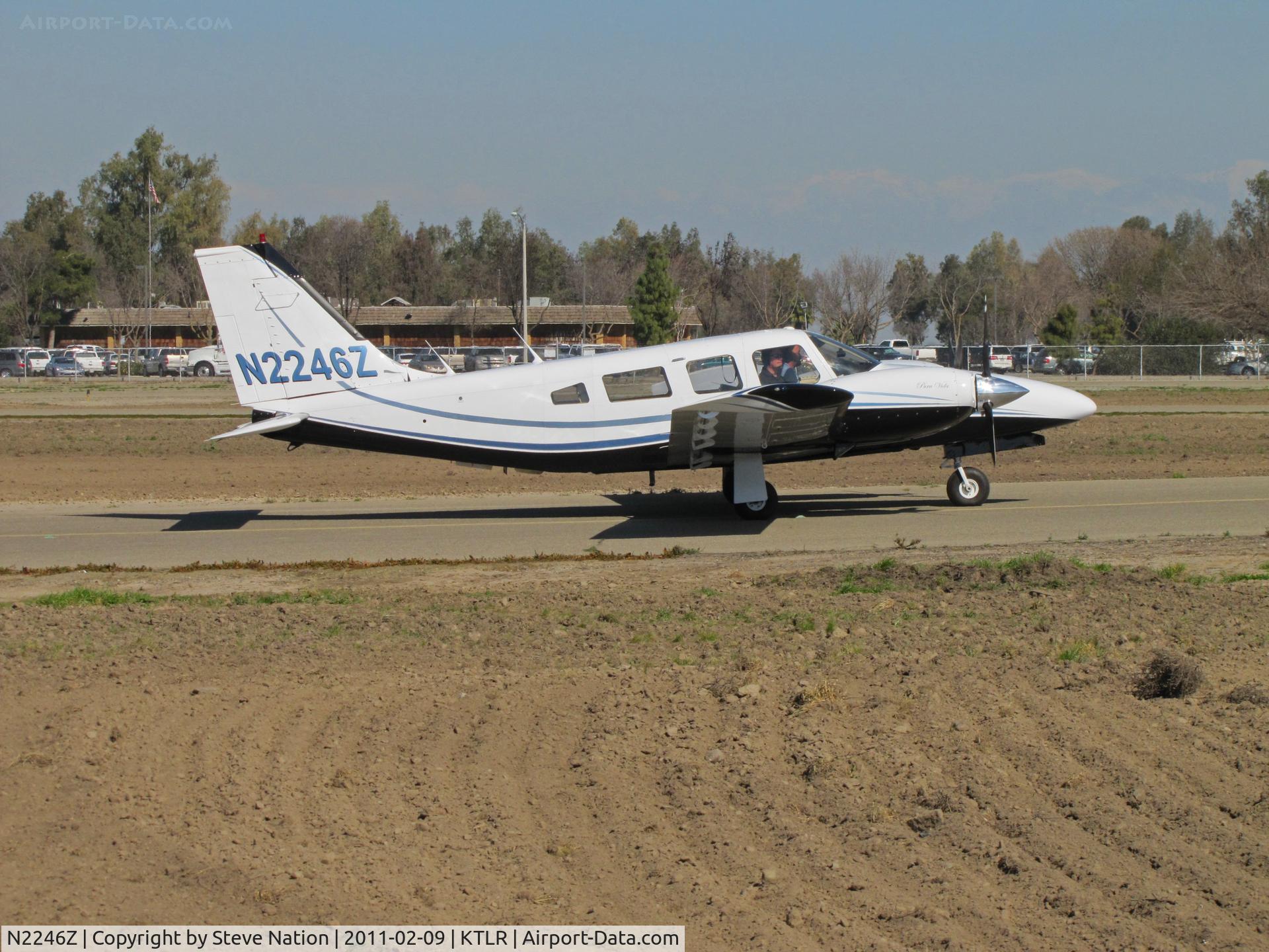 N2246Z, 1979 Piper PA-34-200T C/N 34-7970217, La Pura Vida LLC (San luis Obispo, CA) 1979 PA-34-200T Seneca taxis in @ Tulare, CA for World Ago Expo