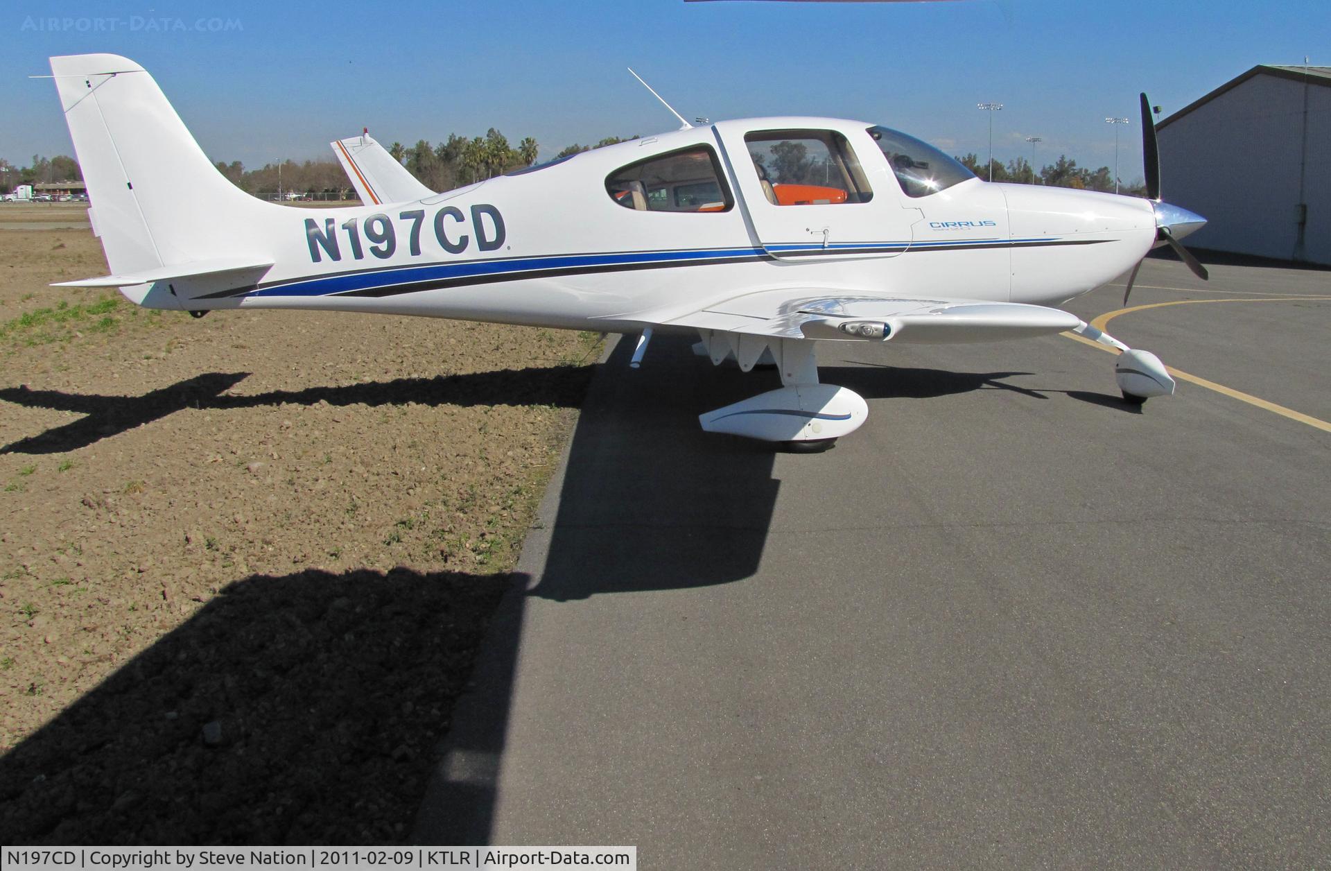 N197CD, 2000 Cirrus SR20 C/N 1098, local-based 2000 Cirrus Design SR20 @ Tulare, CA