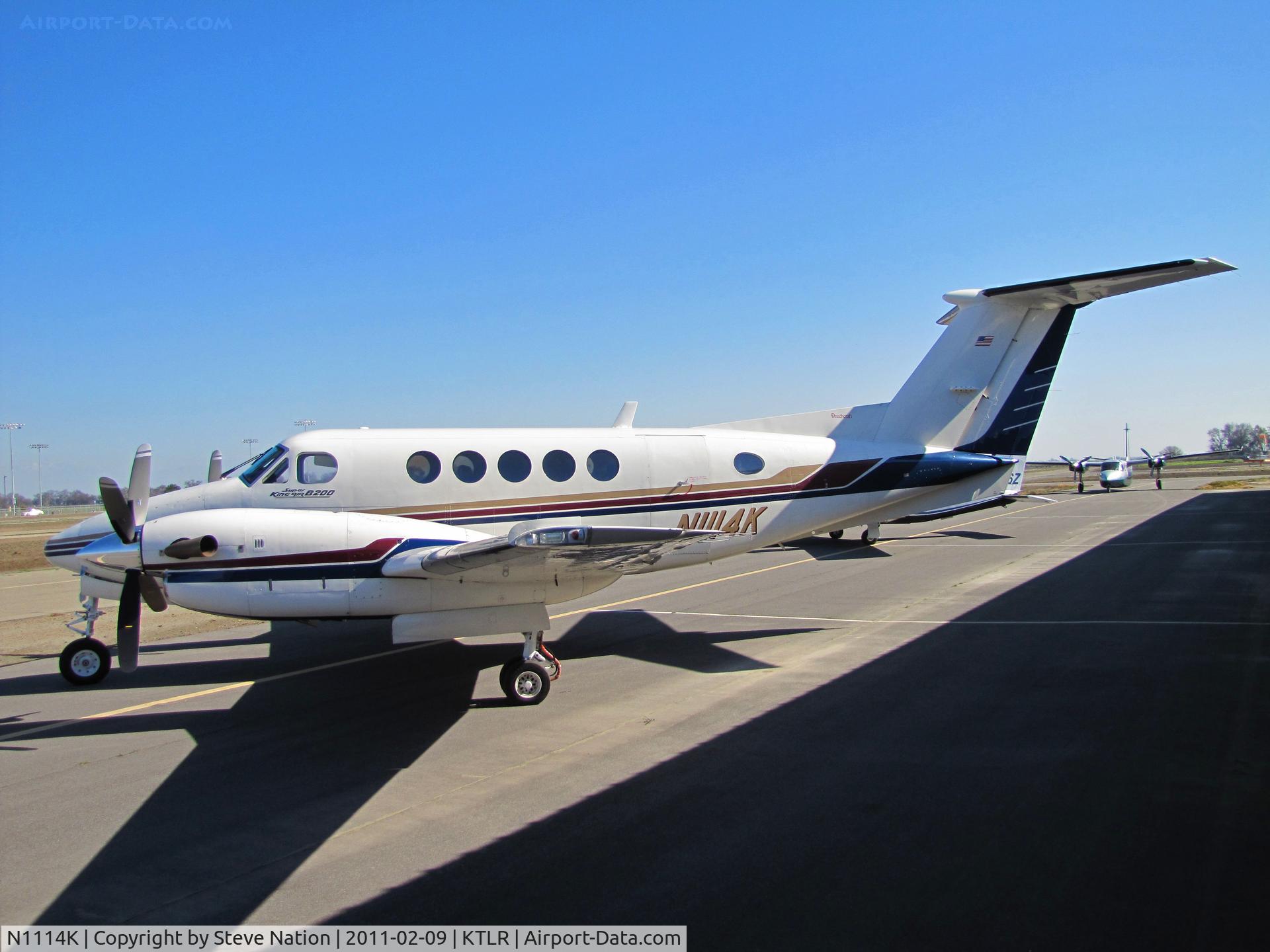 N1114K, 1997 Raytheon B200 King Air C/N BB-1559, Modesto, CA-based 1997 King Air B200 @ Tulare, CA