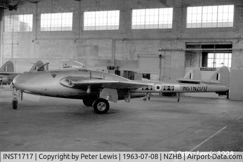 INST1717, De Havilland DH-100 Vampire FB.9 C/N 1043, Instructional airframe ex-RAF WR202 for TTS, painted as 'INST1717'