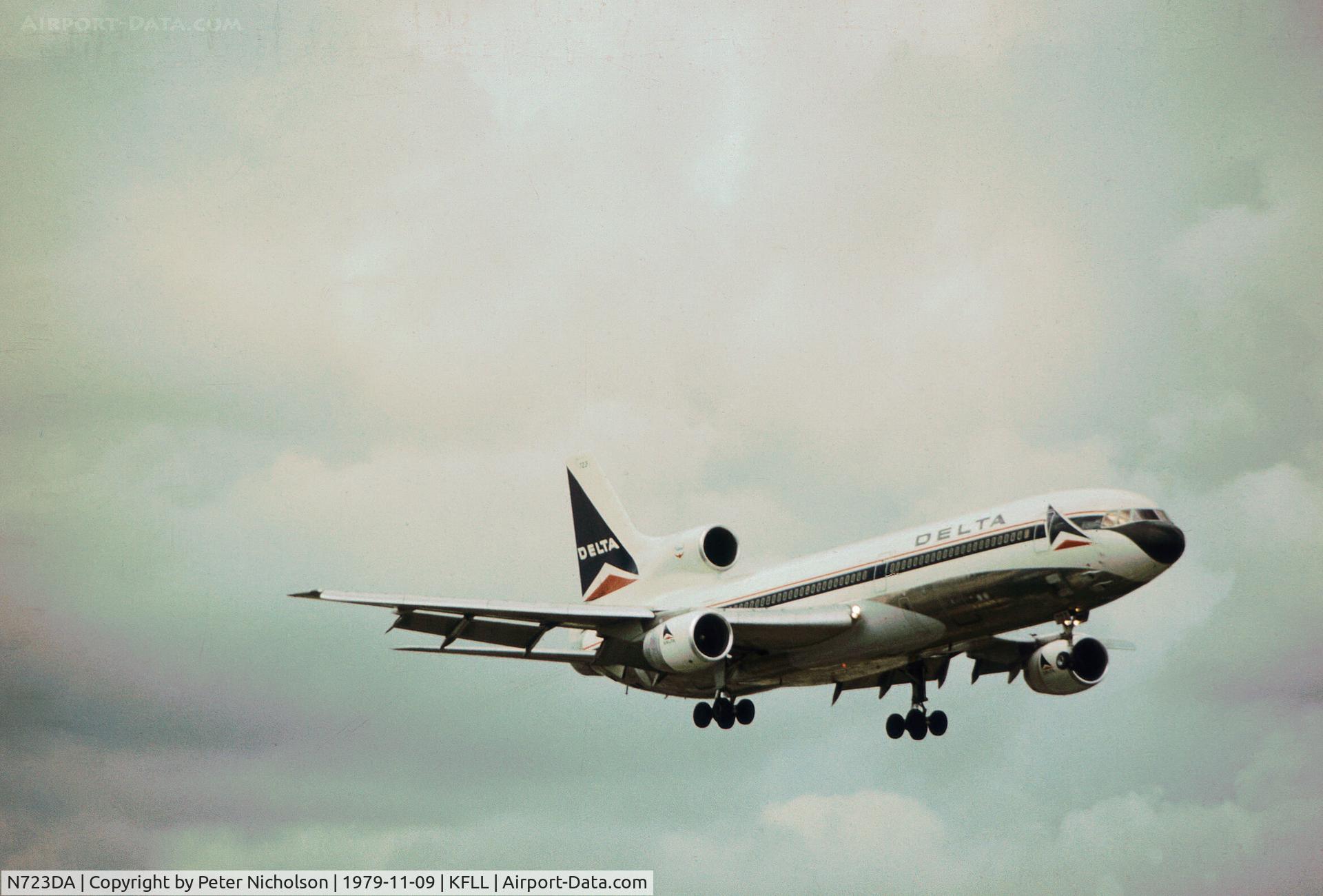 N723DA, 1977 Lockheed L-1011-385-1 TriStar 1 C/N 193C-1150, Lockheed TriStar 193C of Delta Air Lines on final approach to Fort Lauderdale in November 1979.