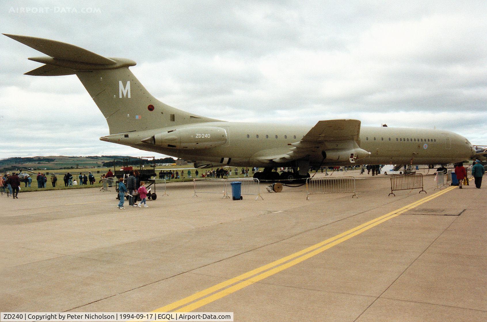 ZD240, 1967 Vickers Super VC10 K.4 C/N 862, VC-10 K.4 of RAF Brize Norton's 101 Squadron on display at the 1994 RAF Leuchars Airshow.