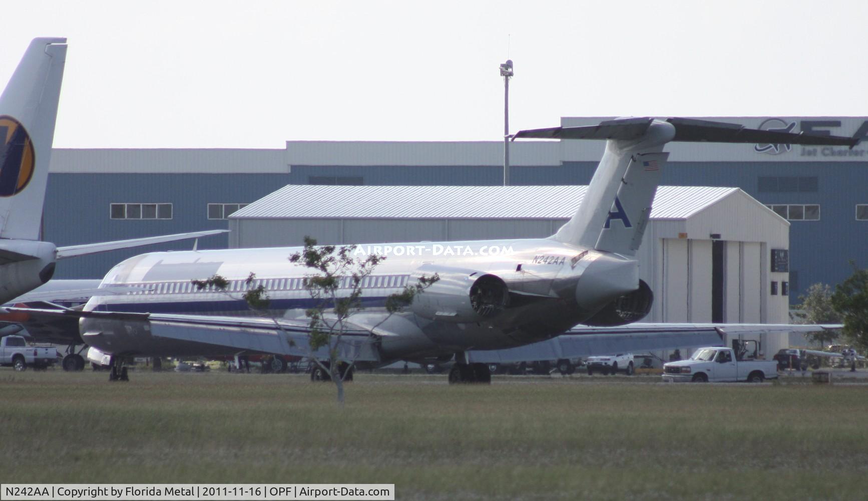 N242AA, 1984 McDonnell Douglas MD-82 (DC-9-82) C/N 49255, Ex American MD-80 waiting for new owner