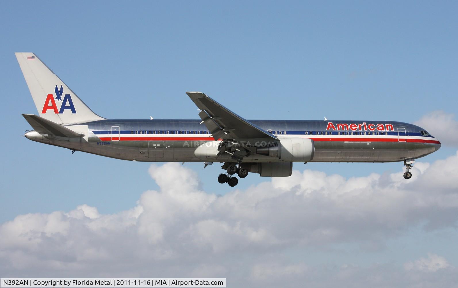 N392AN, 1998 Boeing 767-323 C/N 29429, American 767