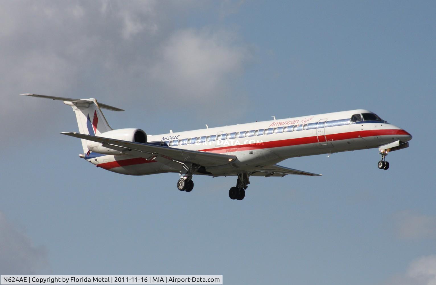 N624AE, 1999 Embraer ERJ-145LR (EMB-145LR) C/N 145111, Eagle E145