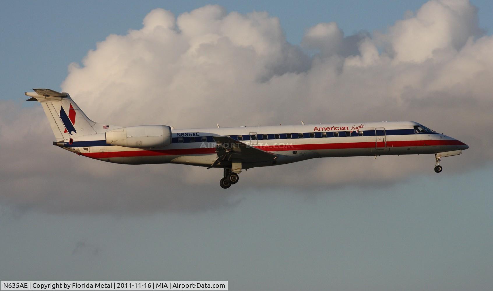 N635AE, 1999 Embraer ERJ-145LR (EMB-145LR) C/N 145158, Eagle E145