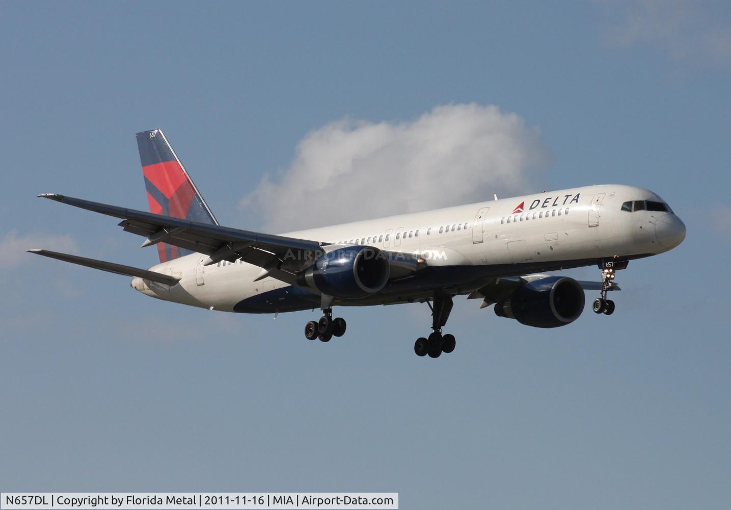N657DL, 1990 Boeing 757-232 C/N 24419, Delta 757