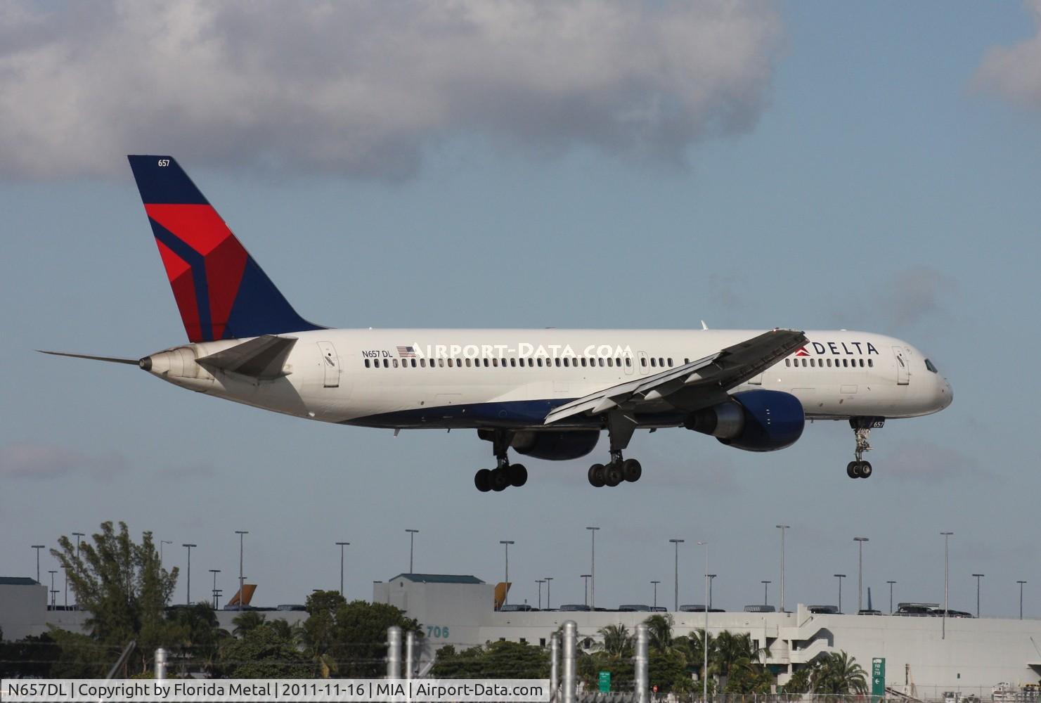 N657DL, 1990 Boeing 757-232 C/N 24419, Delta 757