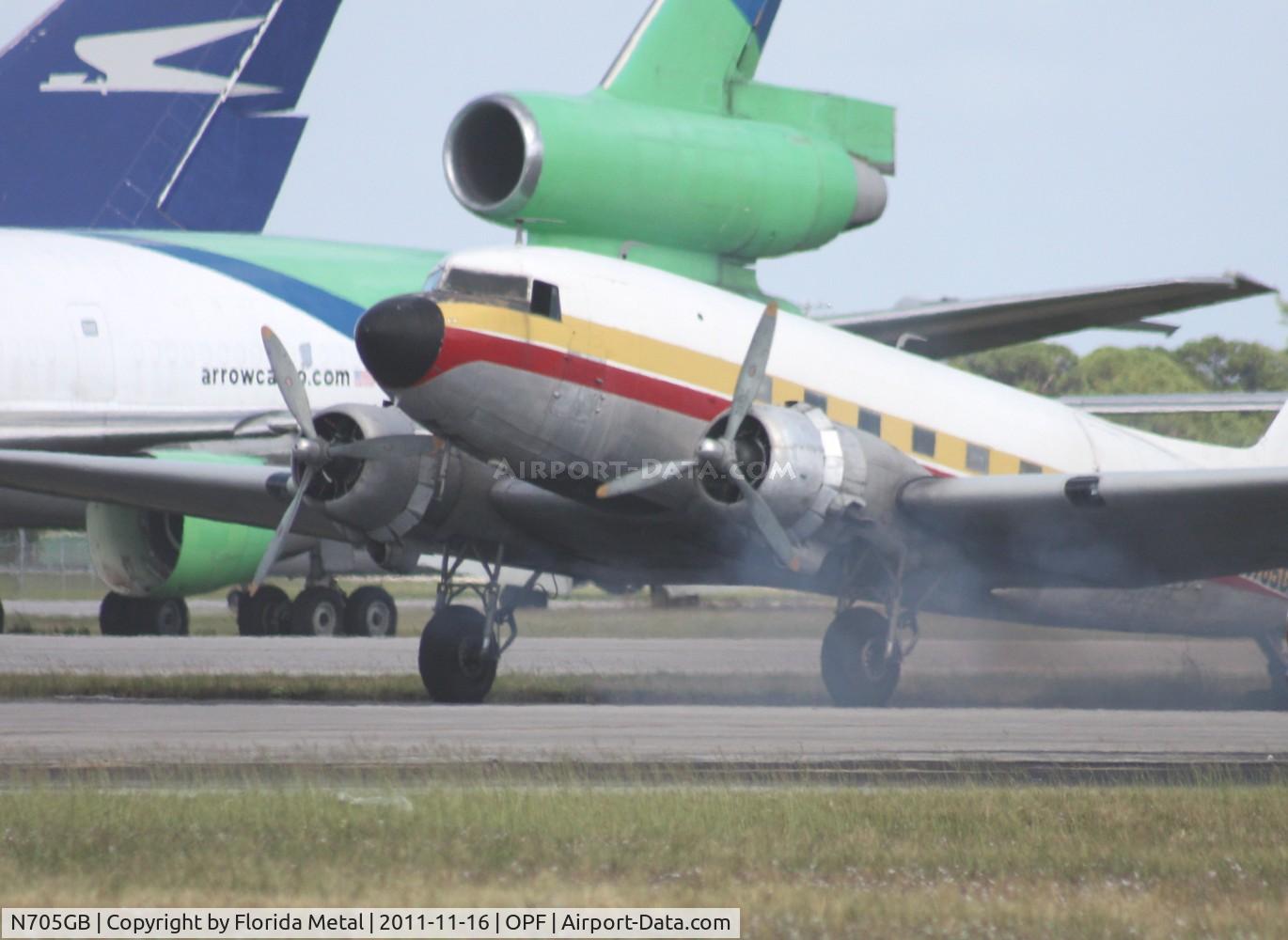 N705GB, 1943 Douglas DC3C C/N 13854, Smokey start up for DC-3