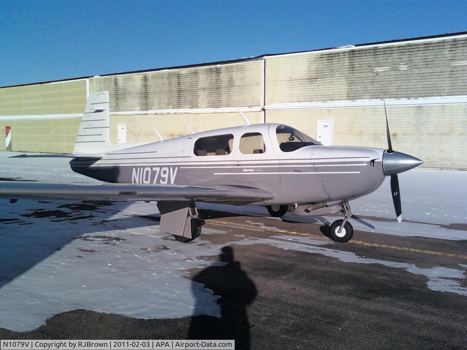 N1079V, Mooney M20J 201 C/N 24-3165, N1079V At APA