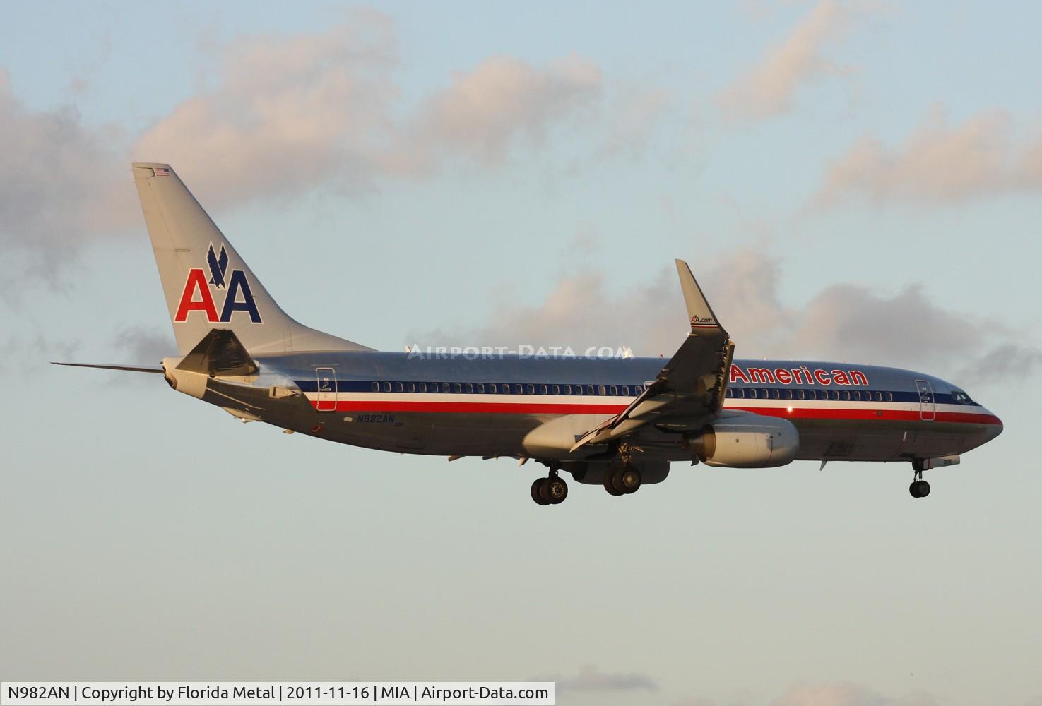 N982AN, 2009 Boeing 737-823 C/N 31067, American 737