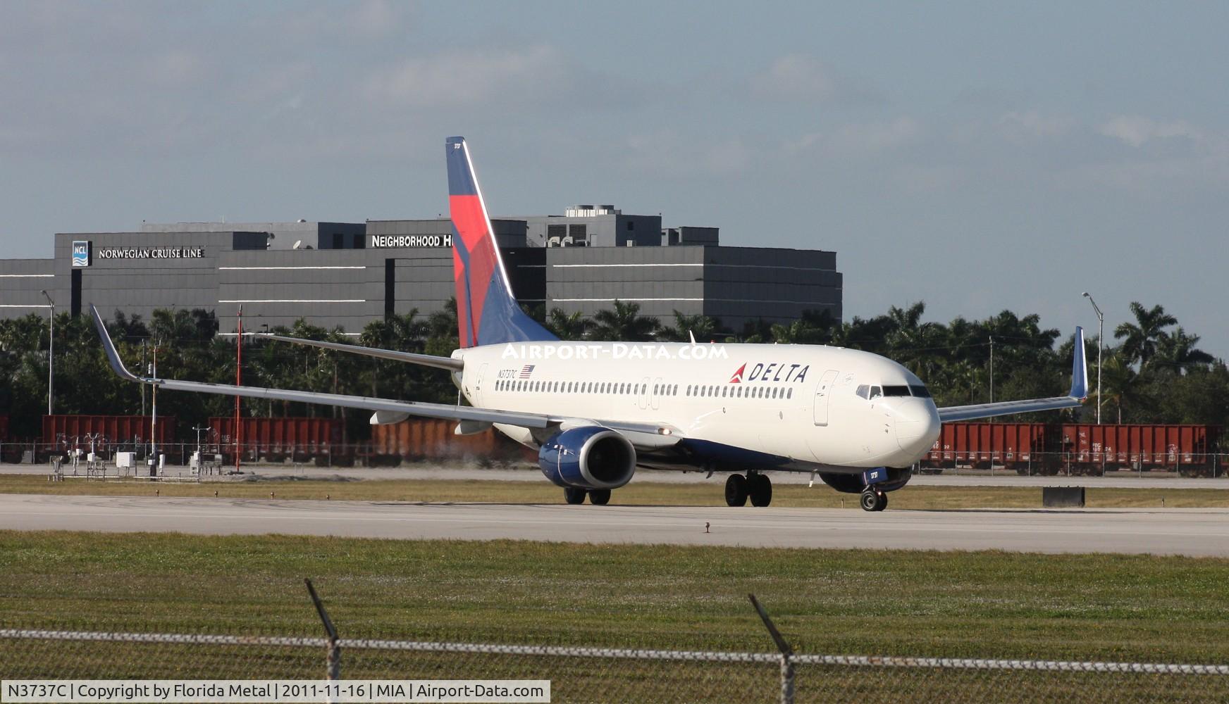N3737C, 2000 Boeing 737-832 C/N 30799, Delta 737
