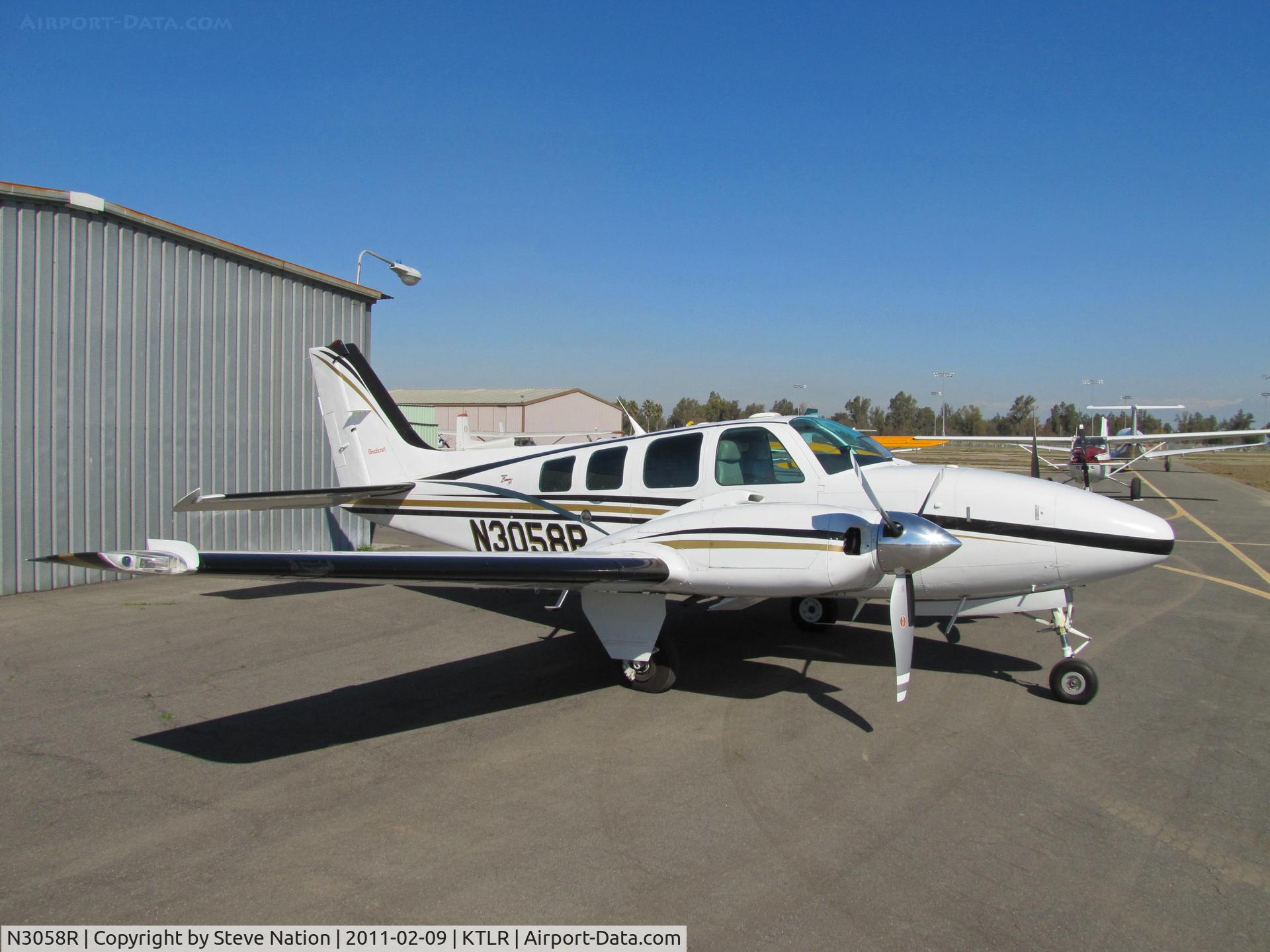 N3058R, 1998 Raytheon Aircraft Company 58 C/N TH-1870, On Top Aviation LLC (Salinas, CA) 1998 Raytheon Beechcraft 58 Baron photographed @ Tulare, CA