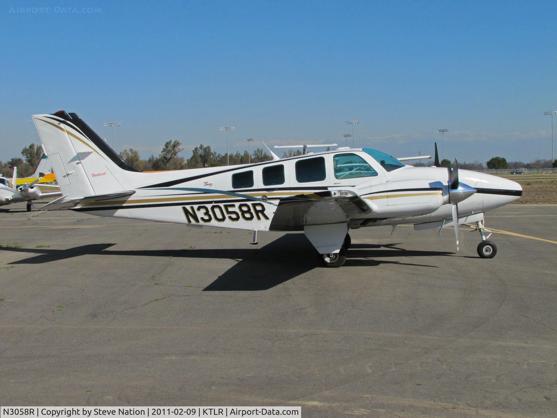 N3058R, 1998 Raytheon Aircraft Company 58 C/N TH-1870, On Top Aviation LLC (Salinas, CA) 1998 Raytheon Beechcraft 58 Baron photographed @ Tulare, CA