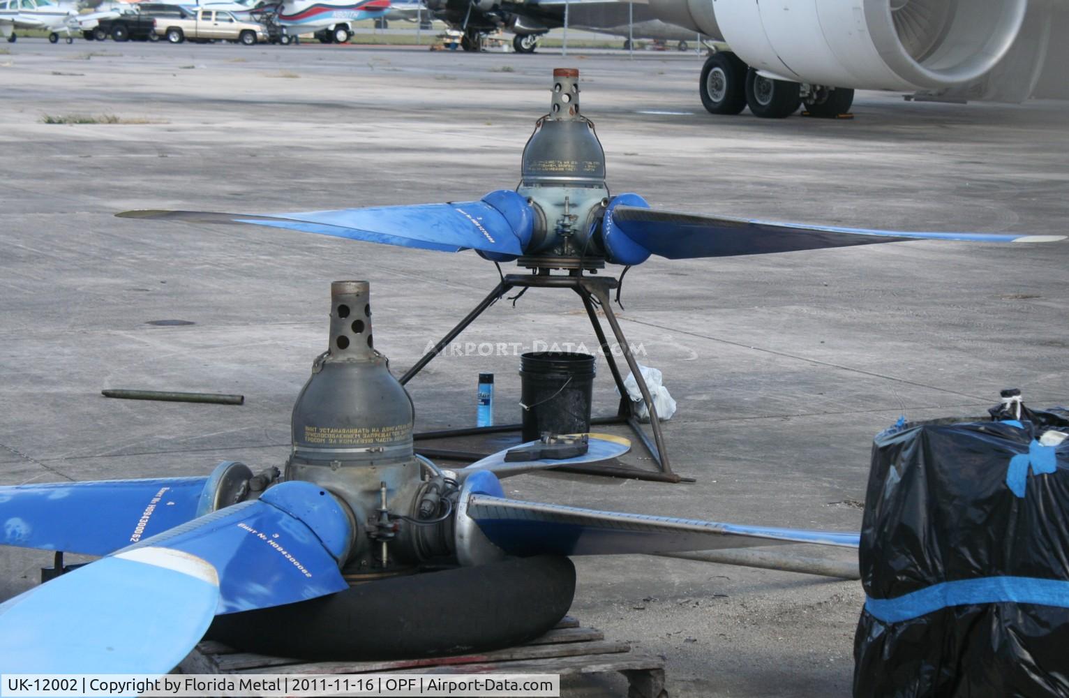 UK-12002, Antonov An-12BP C/N 402002, AN-12 props