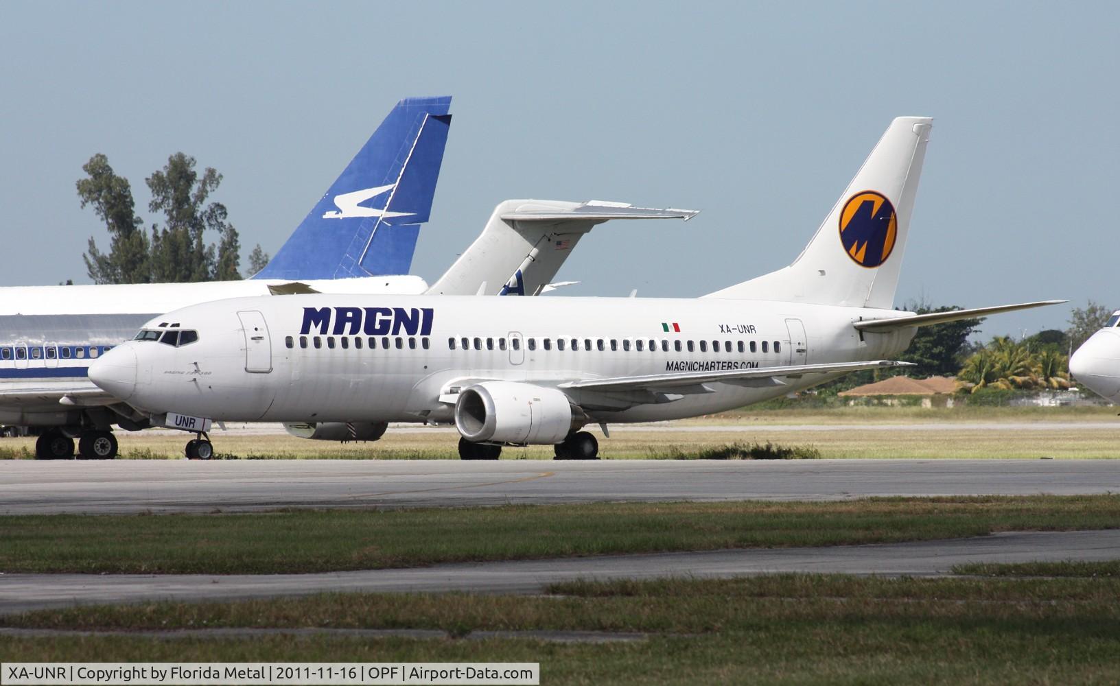XA-UNR, 1990 Boeing 737-322 C/N 24666, Magnicharters
