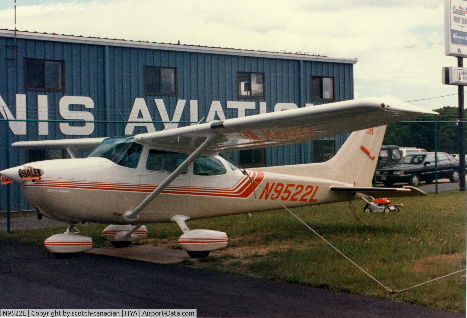 N9522L, Cessna 172P C/N 17276570, Cessna 172P N9522L at Barnstable Municipal Airport, Hyannis, MA - July 1986