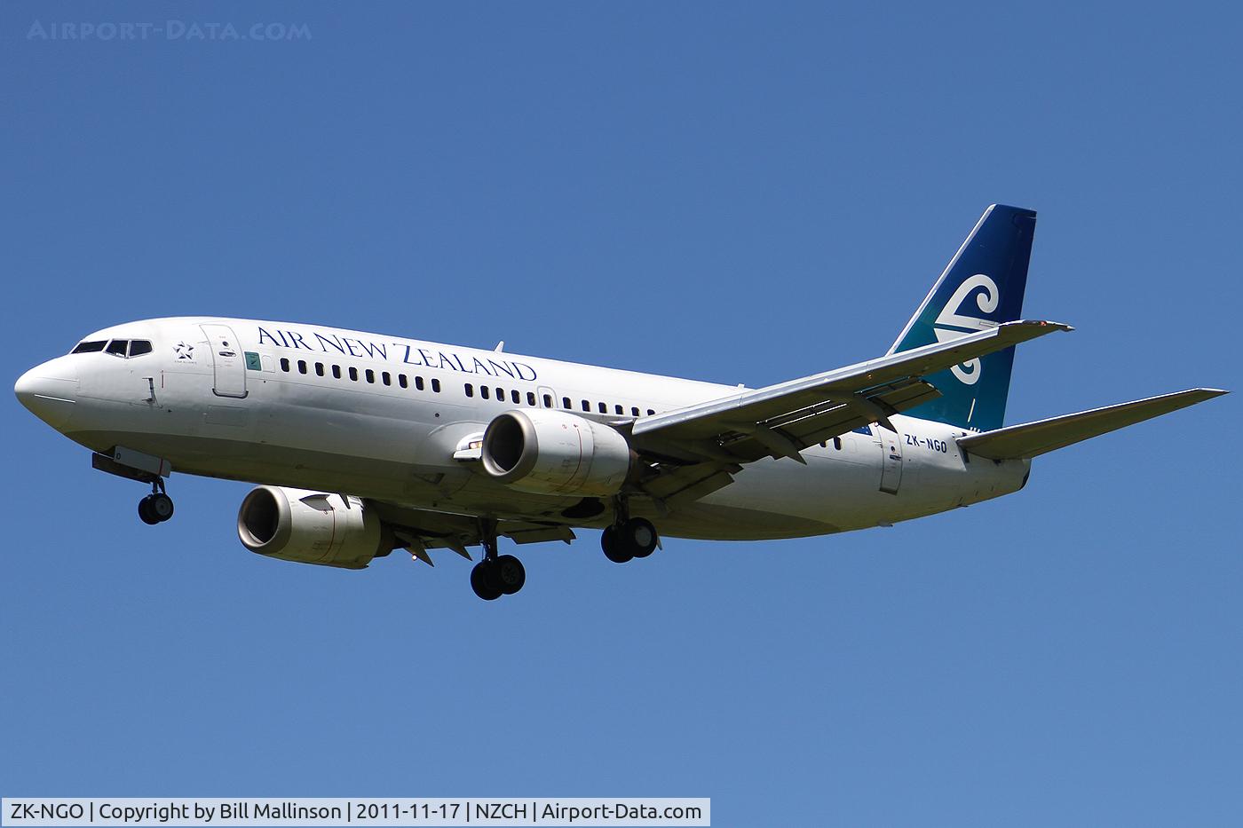 ZK-NGO, 1997 Boeing 737-37Q C/N 28548, finals to 02