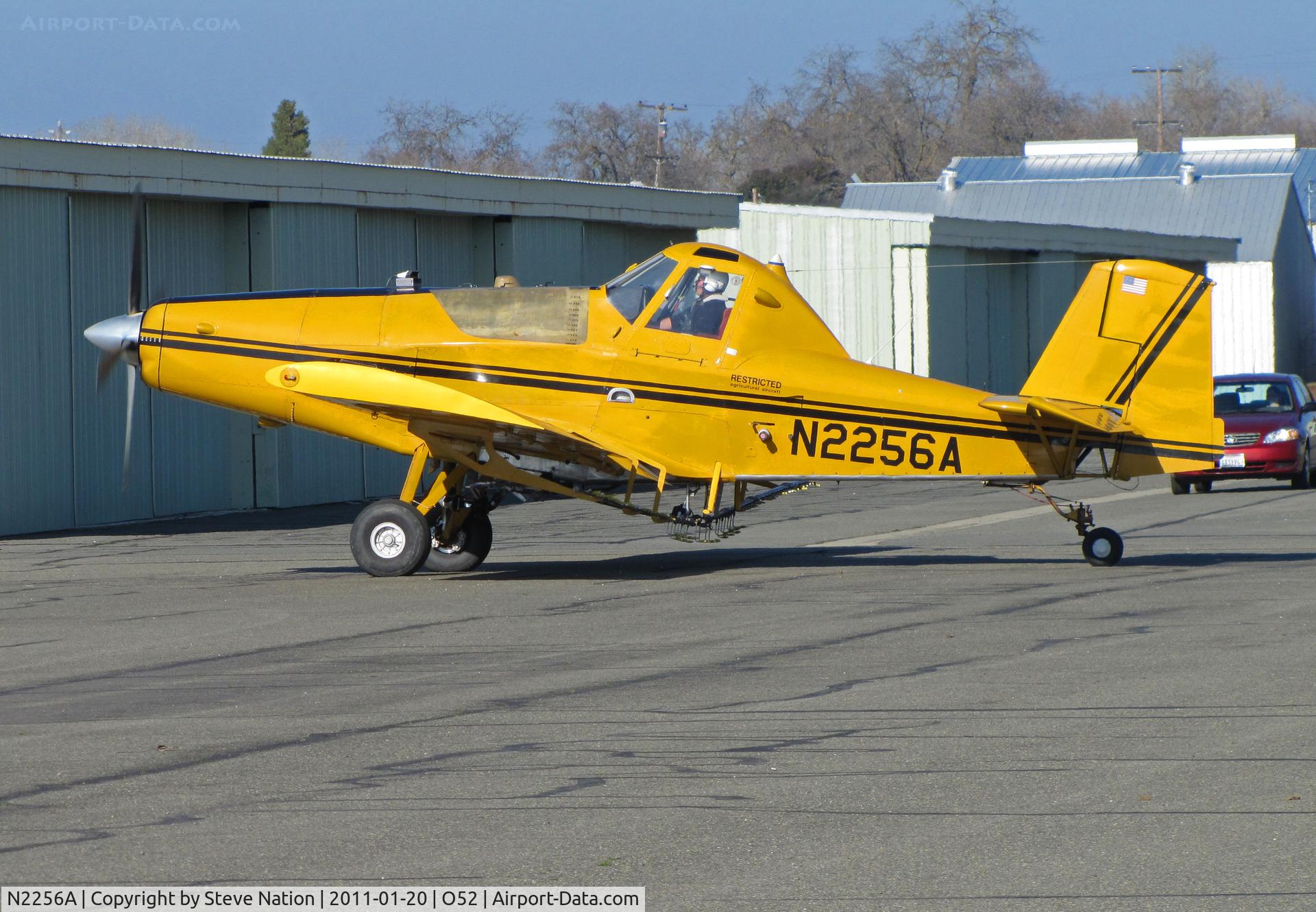 N2256A, 1997 Ayres S2R-G10 Thrush C/N G10-135, Twin Cities Aviation (Yuba City, CA) 1997 Ayres S2R-G10 rigged for spraying and taxing out from Sutter County Airport, CA home base