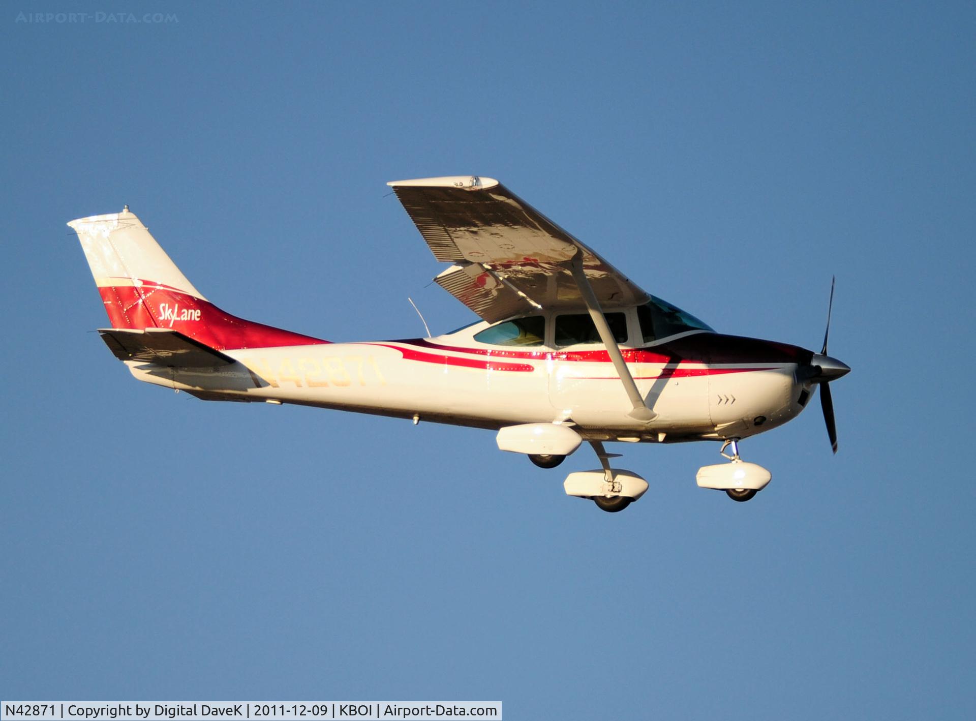 N42871, 1968 Cessna 182L Skylane C/N 18259226, West approach @ KBOI