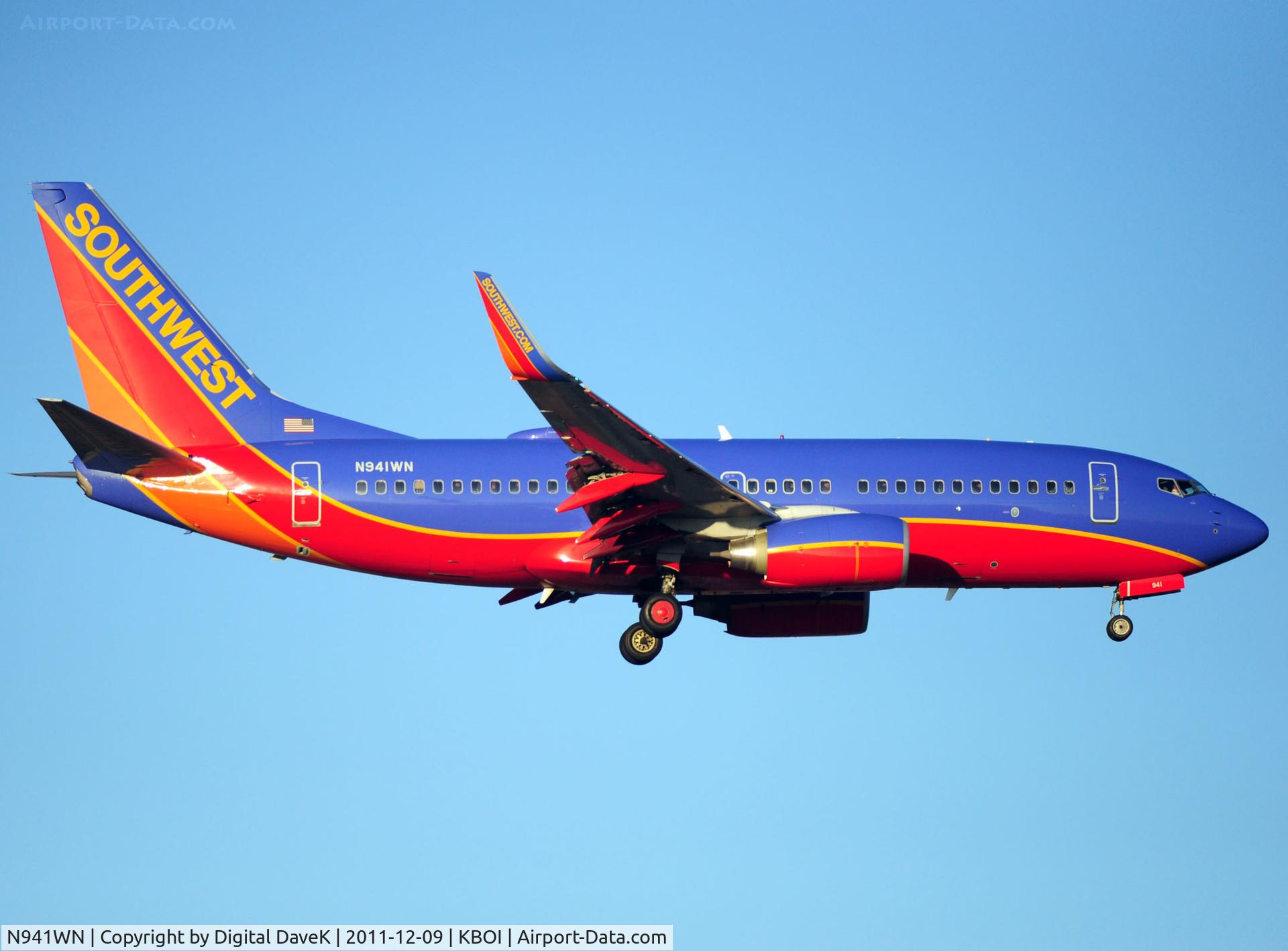 N941WN, 2009 Boeing 737-7H4 C/N 36647, West approach @ KBOI